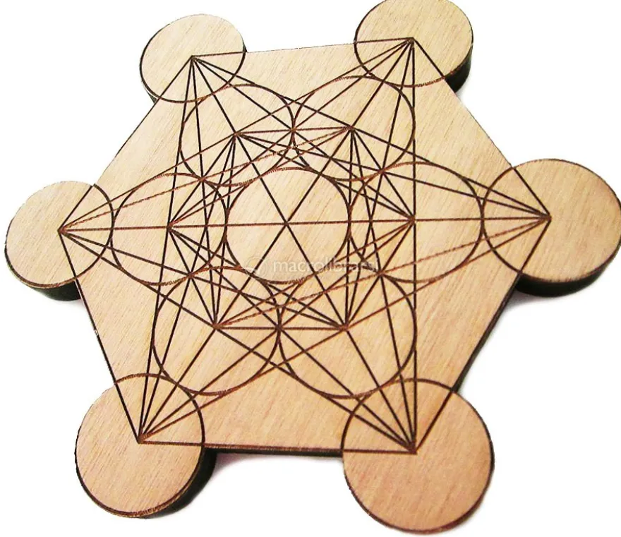 Cubo di Metatron Inciso in Legno Okumè - 14 cm