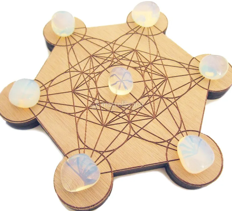 Cubo di Metatron Inciso in Legno Okumè - 14 cm
