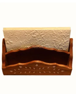 Portalettere in Legno con Intarsi Bianchi