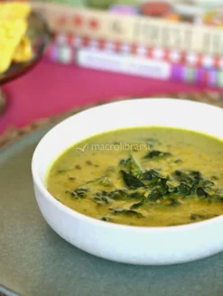 Zuppa di Legumi con Cavolo Nero e Spirulina